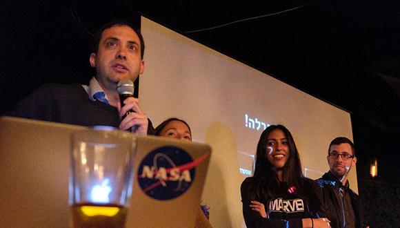 Over 400 People Attend Launch of "Astronomy on Tap"